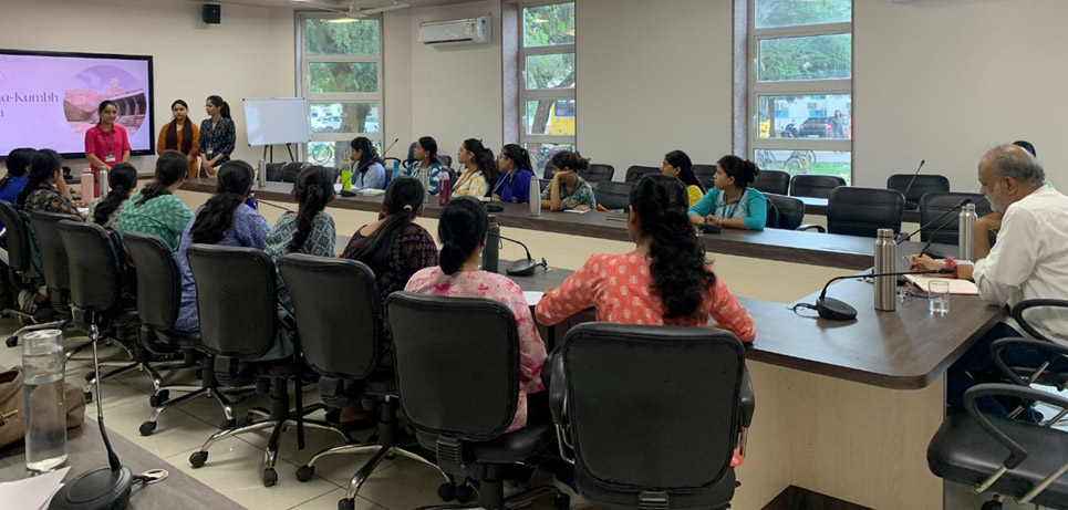 No photo description available.